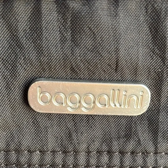 NWOT Baggallini Black Crossbody Bag with Long Strap - Picture 2 of 11